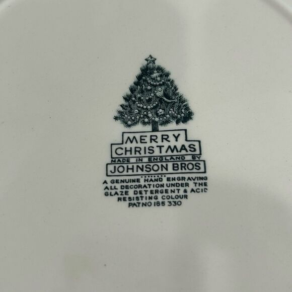 Johnson Bros Merry Xmas Dinner Plate Hand Engraved Pattern Excellent Condition - Picture 6 of 7